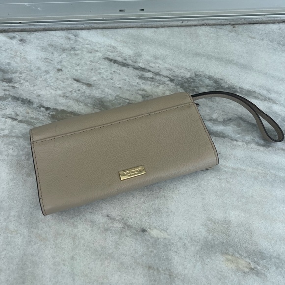 Kate Spade Leather Wallet, OS, Cream Color - Picture 2 of 10